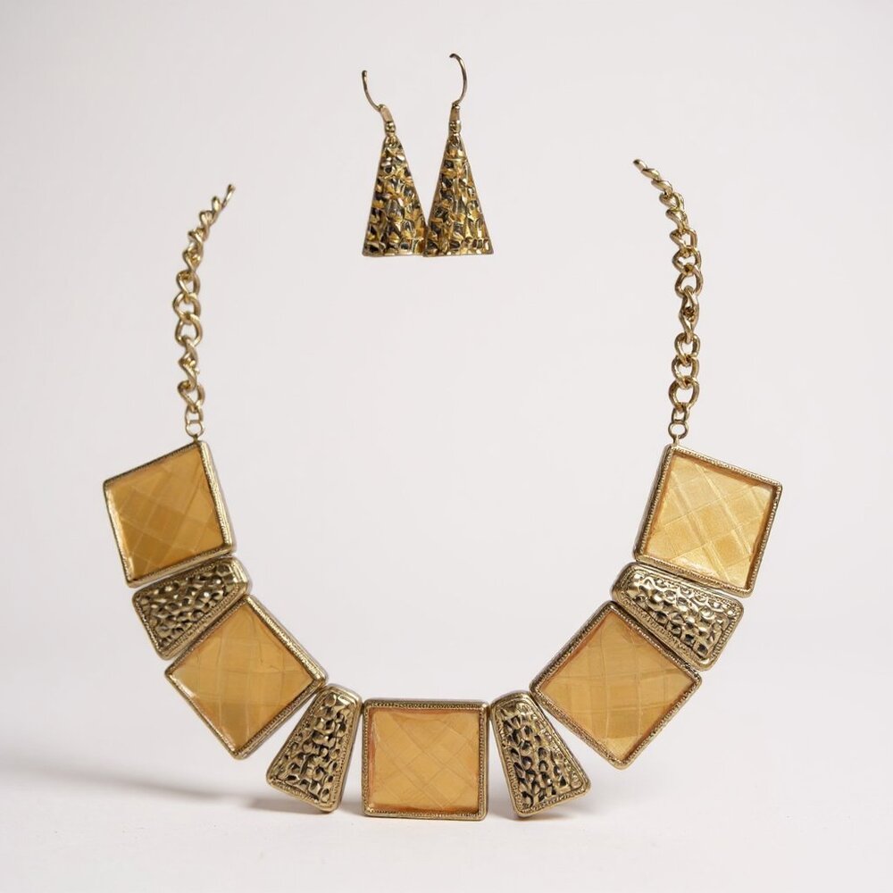 Natural Lucite Square Stud On gold Tone Base Necklace Earring Set